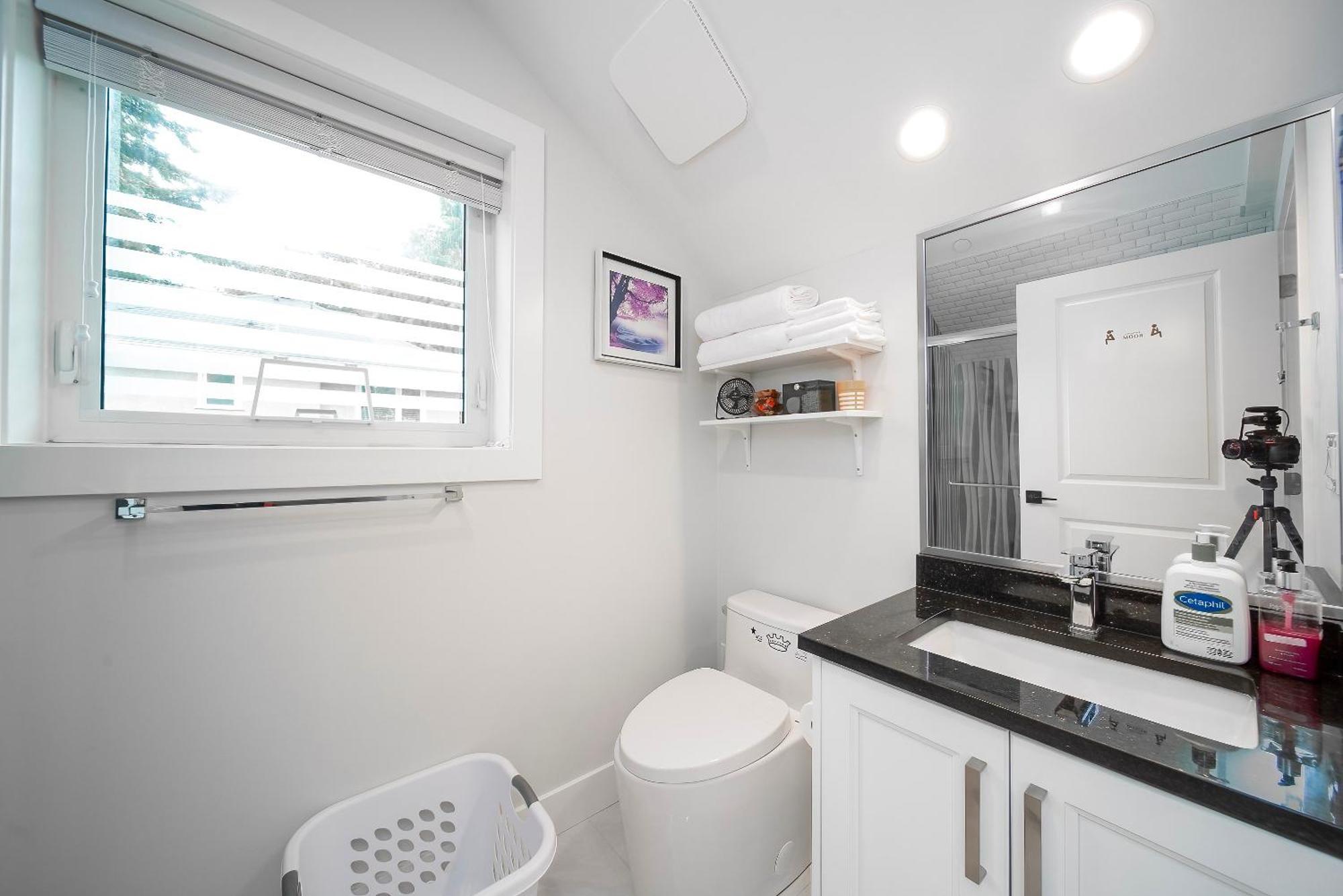 Апартаменты New Laneway House Near Airport, Downtown, Ubc Ванкувер Экстерьер фото